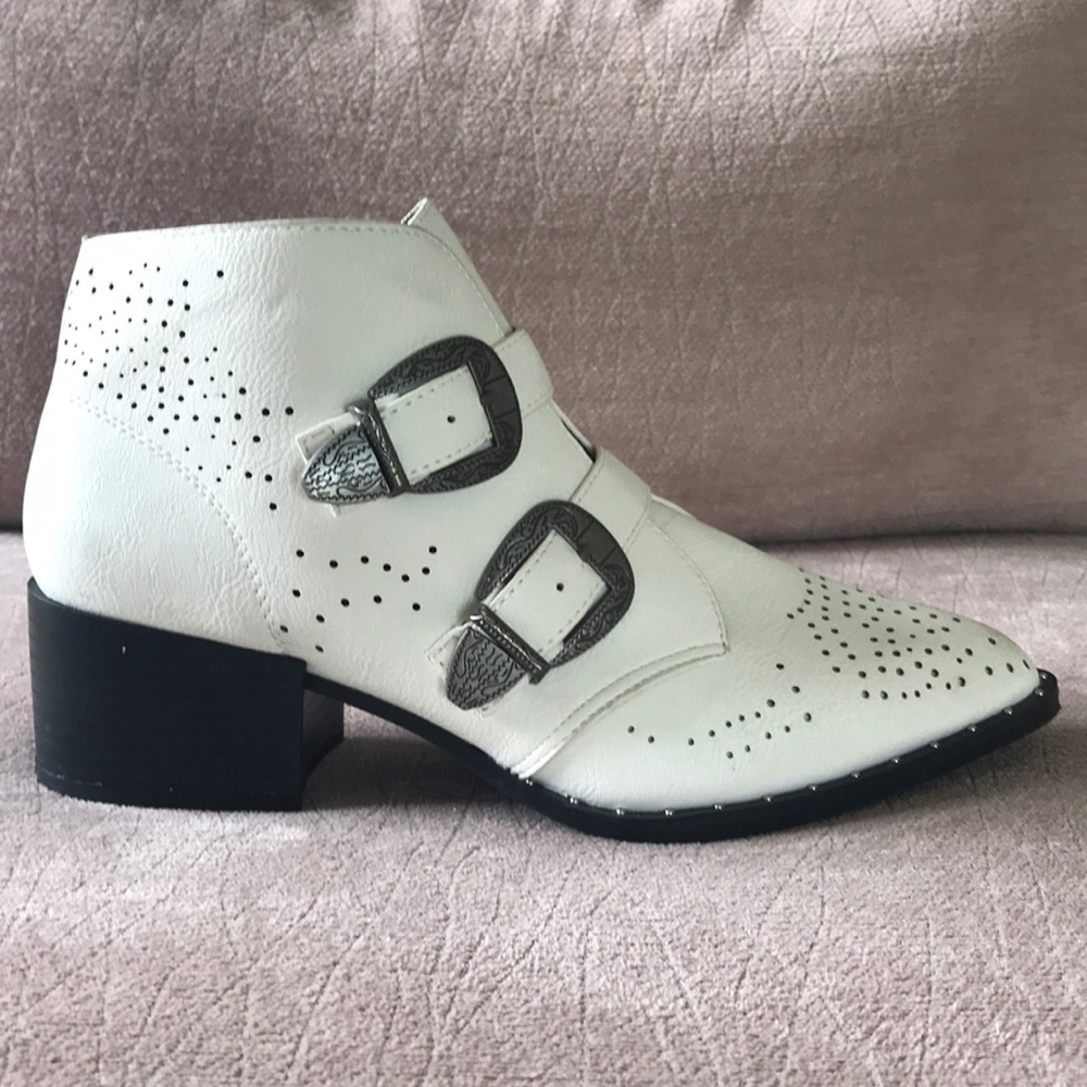 Qupid Faux Leather White Ankle Boots